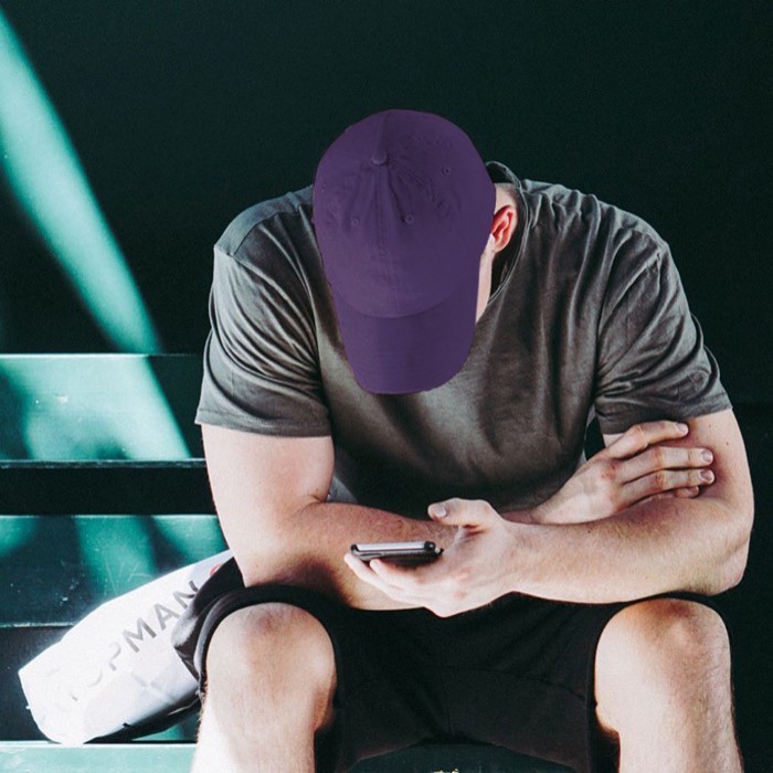 Clásica gorra de 100% algodón de 5 paneles y cierre de velcro segunda vista