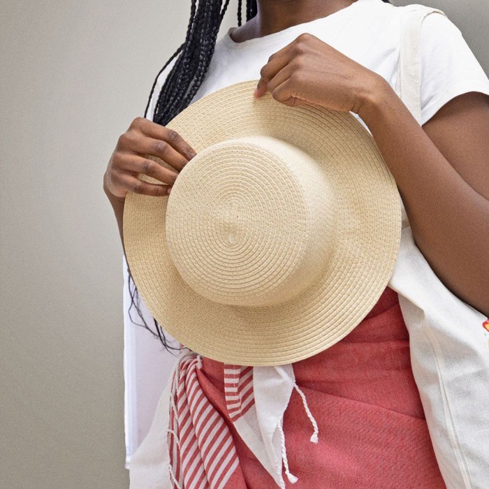 Sombrero de papel de color natural con cinta a color para personalizar vista detalle 2