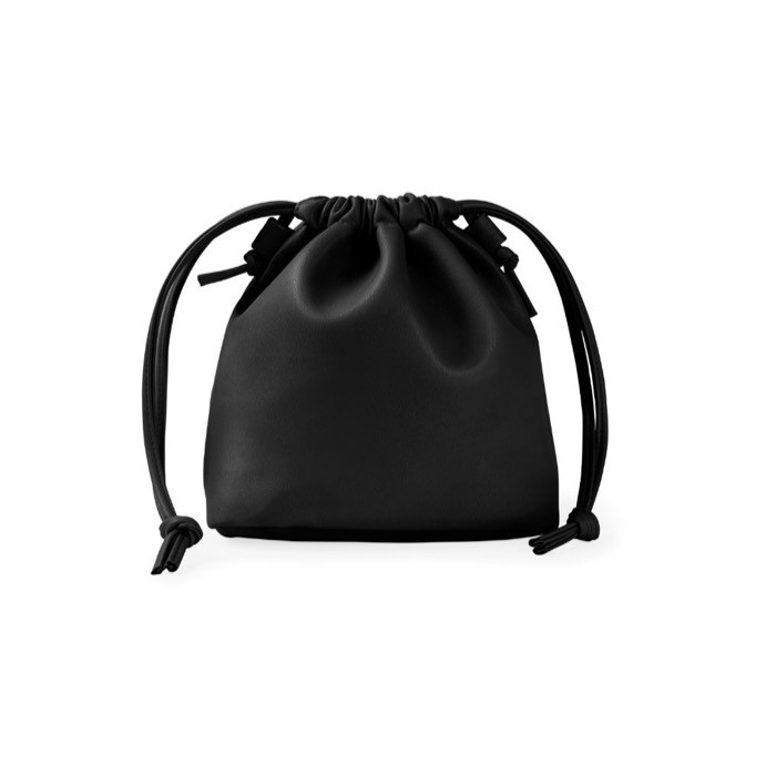 Neceser de PU con cierre de cordón y opción para llevar como bolso color negro primera vista