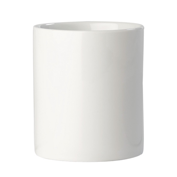 Típica taza blanca de porcelana hecha en EU con capacidad de 300ml color blanco tercera vista