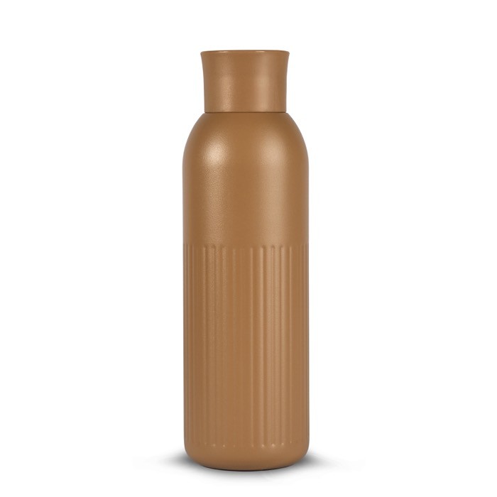 Botella térmica de acero reciclado con un tapón de presión 500ml color marrón Botella térmica de acero reciclado con un tapón de presión 500ml color marrón