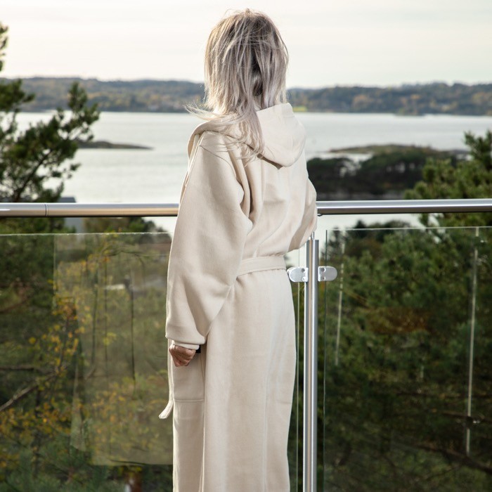 Albornoz de algodón y poliéster con capucha ajustable talla S/M color beige sexta vista