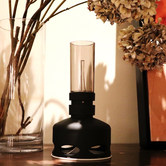 Lámpara LED estilo vintage recargable con sensor de soplado color negro sexta vista Lámpara LED estilo vintage recargable con sensor de soplado color negro sexta vista