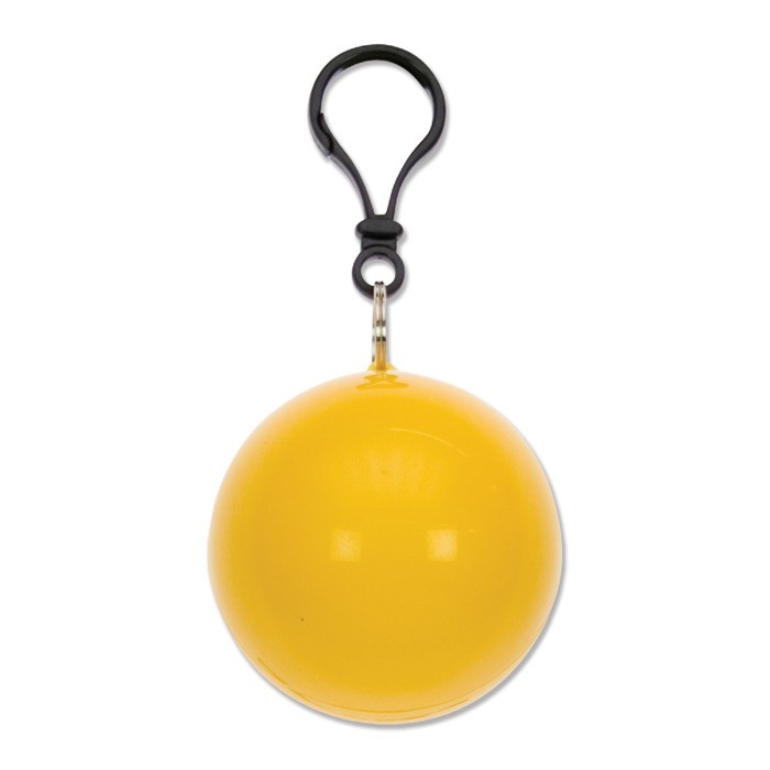 Poncho impermeable dentro de un llavero a colores con mosquetón color amarillo