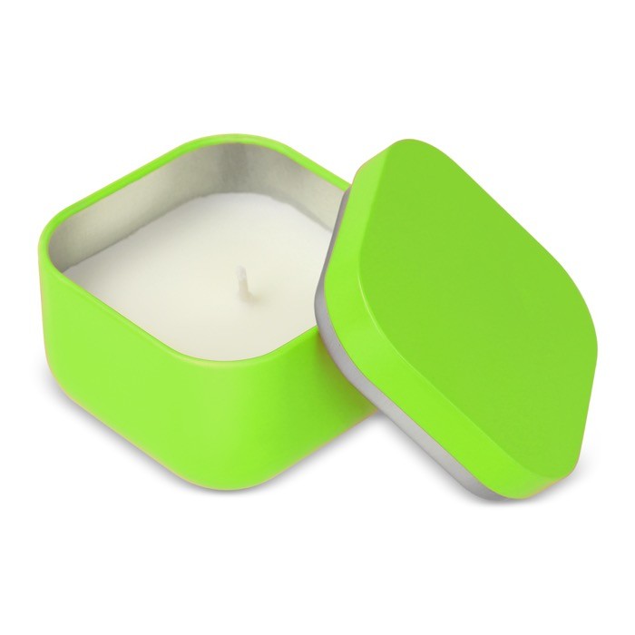 Vela de cera vegetal con aroma a vainilla en tarro de metal cuadrado color verde lima tercera vista Vela de cera vegetal con aroma a vainilla en tarro de metal cuadrado color verde lima tercera vista