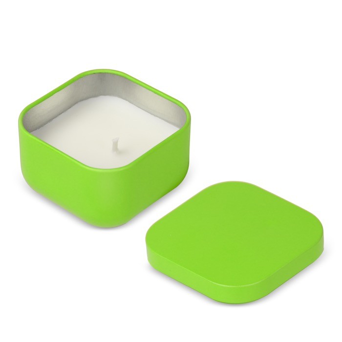 Vela de cera vegetal con aroma a vainilla en tarro de metal cuadrado color verde lima quinta vista Vela de cera vegetal con aroma a vainilla en tarro de metal cuadrado color verde lima quinta vista
