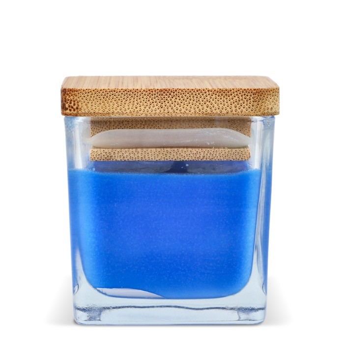 Vela de cera vegetal en tarro de cristal con tapa de bambú color azul quinta vista Vela de cera vegetal en tarro de cristal con tapa de bambú color azul quinta vista