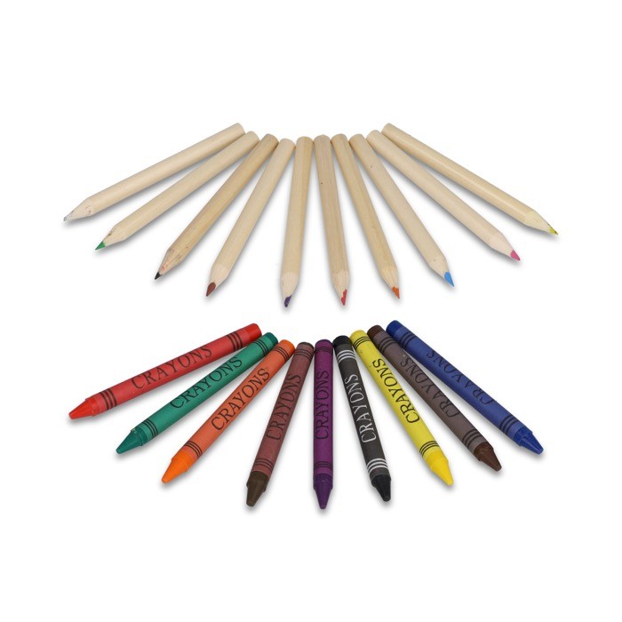 Caja de papel kraft con juegos de lápices de colores y ceras color natural segunda vista