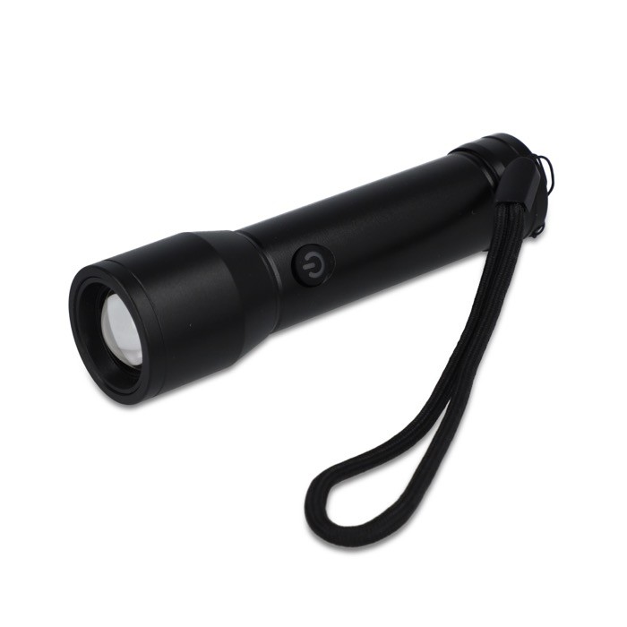 Linterna LED recargable de aluminio reciclado y resistente al agua color negro Linterna LED recargable de aluminio reciclado y resistente al agua color negro