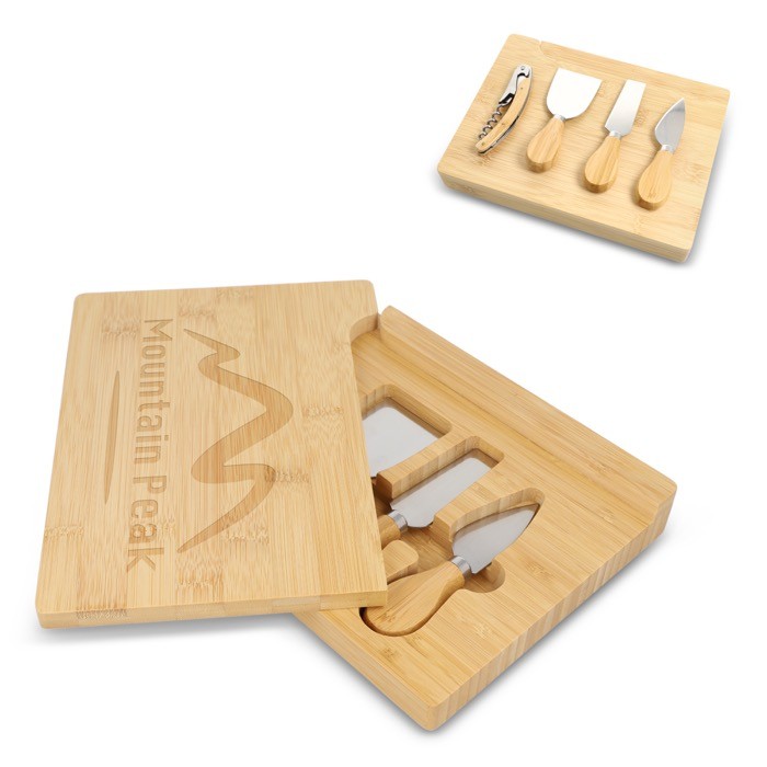 Set en caja de bambú personalizable con utensilios para queso y vino Set en caja de bambú personalizable con utensilios para queso y vino