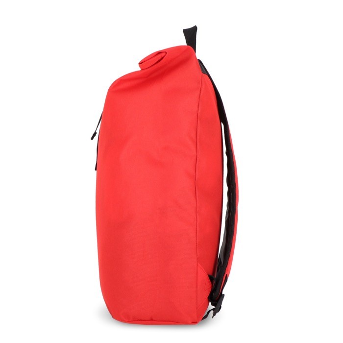 Mochila rolltop de RPET con pequeña cremallera frontal 20L color rojo cuarta vista Mochila rolltop de RPET con pequeña cremallera frontal 20L color rojo cuarta vista