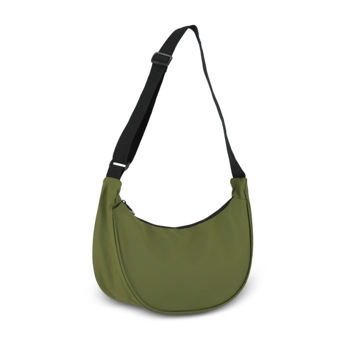 Bolsa bandolera de PU con forma de media luna y correa ajustable color verde oliva segunda vista Bolsa bandolera de PU con forma de media luna y correa ajustable color verde oliva segunda vista