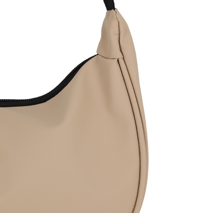 Bolsa bandolera de PU con forma de media luna y correa ajustable color beige tercera vista Bolsa bandolera de PU con forma de media luna y correa ajustable color beige tercera vista