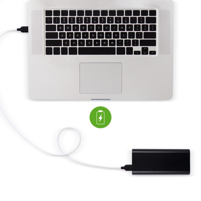 Powerbank de carga rápida con dos distintos puertos 20.000 mAh color negro cuarta vista Powerbank de carga rápida con dos distintos puertos 20.000 mAh color negro cuarta vista