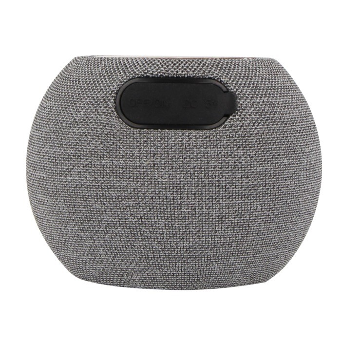 Altavoz y cargador portátil redondo y compacto de RPET y bambú color gris cuarta vista Altavoz y cargador portátil redondo y compacto de RPET y bambú color gris cuarta vista