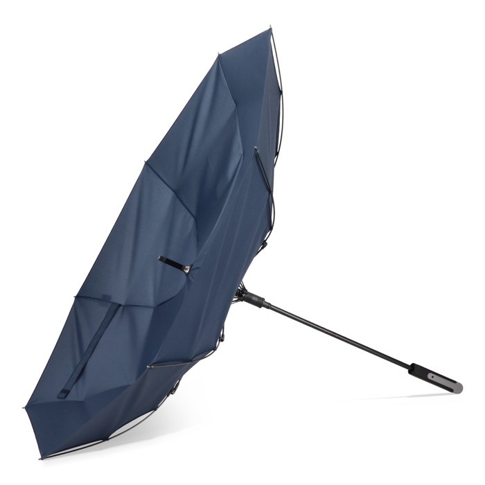 Clásico paraguas con un mango ergonómico para mejor agarre Ø105 color azul oscuro cuarta vista Clásico paraguas con un mango ergonómico para mejor agarre Ø105 color azul oscuro cuarta vista