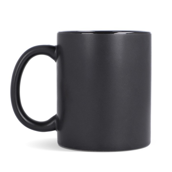 Taza de cerámica con acabado mate y contorno interior brillante 350ml color negro cuarta vista