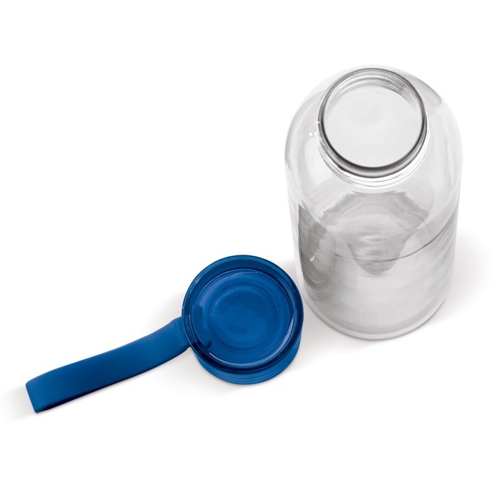 Botella de plástico con tapón y asa de transporte a color 600ml color azul transparente tercera vista Botella de plástico con tapón y asa de transporte a color 600ml color azul transparente tercera vista