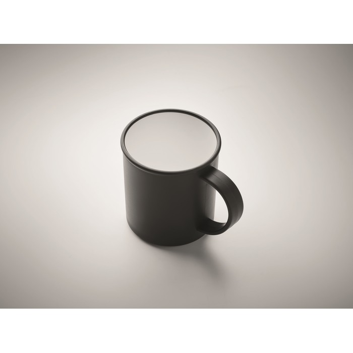 Taza vintage de plástico reciclado con capacidad de 300ml color negro vista fotografía cuarta vista Taza vintage de plástico reciclado con capacidad de 300ml color negro vista fotografía cuarta vista