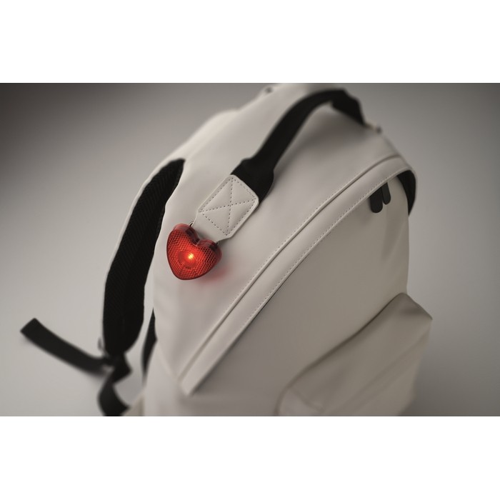 Reflector de luz roja en forma de corazón con clip para sujeción color rojo vista fotografía quinta vista Reflector de luz roja en forma de corazón con clip para sujeción color rojo vista fotografía quinta vista