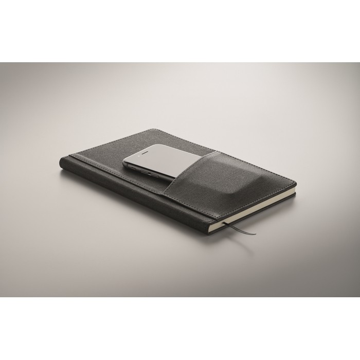 Libreta de PU de tapa rígida con bolsillo frontal para teléfono A5 color gris oscuro vista fotografía quinta vista Libreta de PU de tapa rígida con bolsillo frontal para teléfono A5 color gris oscuro vista fotografía quinta vista