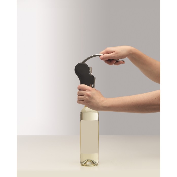 Sacacorchos personalizable semi automático con acabado engomado color negro vista fotografía octava vista Sacacorchos personalizable semi automático con acabado engomado color negro vista fotografía octava vista