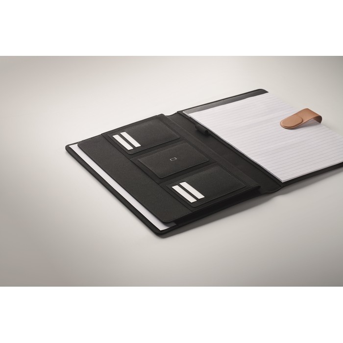 Portafolio de RPET con cierre magnético y páginas rayadas A4 color negro vista fotografía cuarta vista