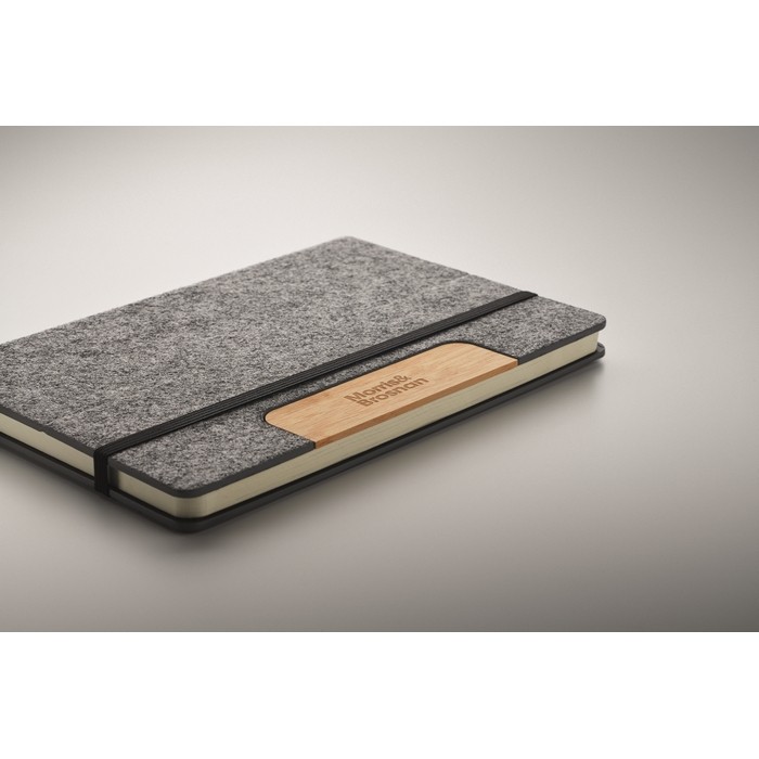 Libreta de tapa dura y fieltro con soporte de bambú para móvil A5 color gris oscuro vista principal