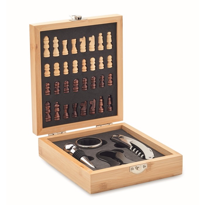 Caja de bambú que incluye juego de ajedrez pequeño y set de vino color madera