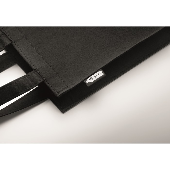 Bolsa pequeña de fieltro RPET con fuelle y asas cortas color negro vista fotografía cuarta vista Bolsa pequeña de fieltro RPET con fuelle y asas cortas color negro vista fotografía cuarta vista