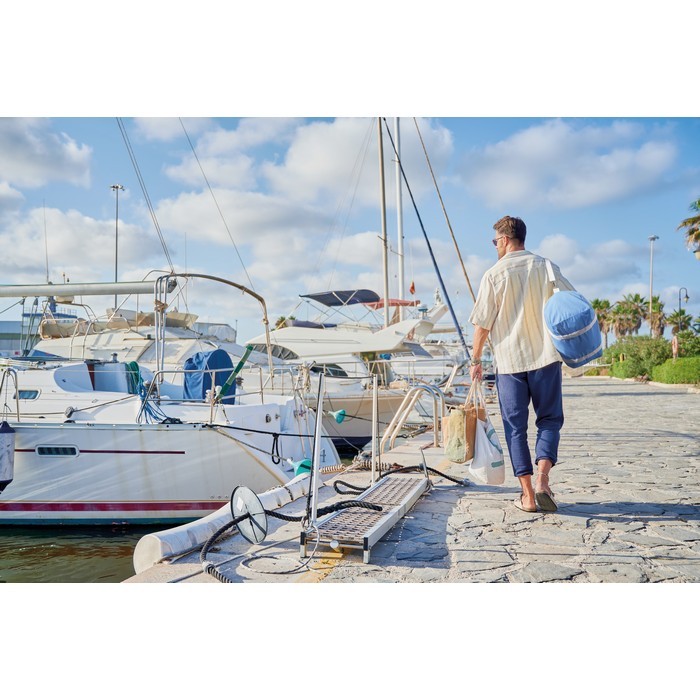 Bolsa de tejido reciclado con doble asa ajustable y desmontable color turquesa segunda vista bodegón