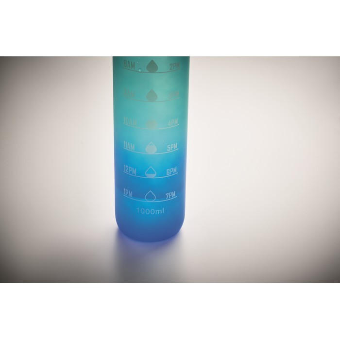 Botella de RPET con boquilla y horario de consumo de agua 1L color azul real vista fotografía quinta vista