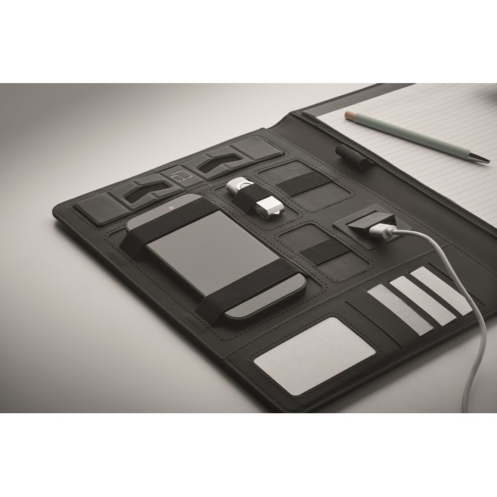 Portafolios de cuero con power bank y cargador inalámbrico A4 color negro vista fotografía sexta vista Portafolios de cuero con power bank y cargador inalámbrico A4 color negro vista fotografía sexta vista