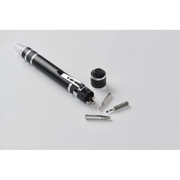 Multiherramienta de aluminio en forma de bolígrafo y con linterna color negro vista fotografía quinta vista