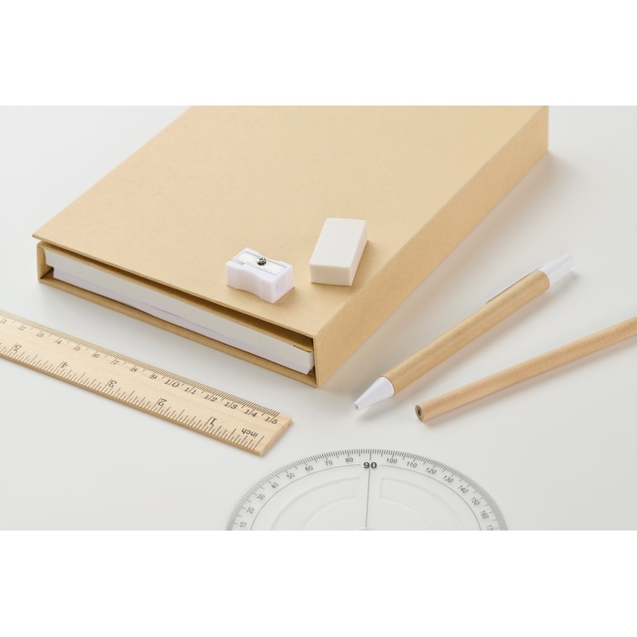 Set de bloc de notas con notas adhesivas y set de escritura color beige vista fotografía quinta vista Set de bloc de notas con notas adhesivas y set de escritura color beige vista fotografía quinta vista