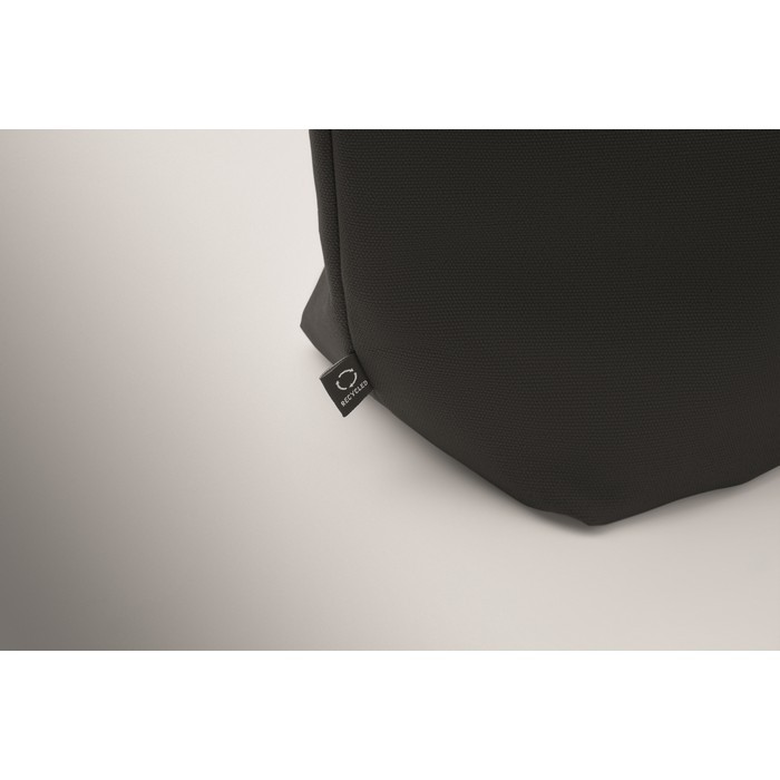 Bolsa nevera personal con cierre rolltop y asa de transporte color negro vista fotografía quinta vista Bolsa nevera personal con cierre rolltop y asa de transporte color negro vista fotografía quinta vista