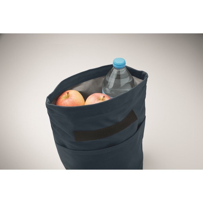 Bolsa nevera personal con cierre rolltop y asa de transporte color azul vista fotografía cuarta vista Bolsa nevera personal con cierre rolltop y asa de transporte color azul vista fotografía cuarta vista