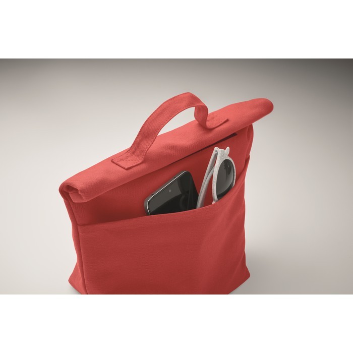 Bolsa nevera personal con cierre rolltop y asa de transporte color rojo vista fotografía tercera vista Bolsa nevera personal con cierre rolltop y asa de transporte color rojo vista fotografía tercera vista