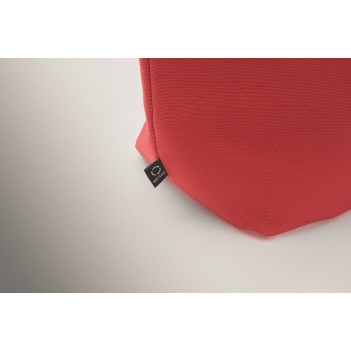 Bolsa nevera personal con cierre rolltop y asa de transporte color rojo vista fotografía quinta vista Bolsa nevera personal con cierre rolltop y asa de transporte color rojo vista fotografía quinta vista