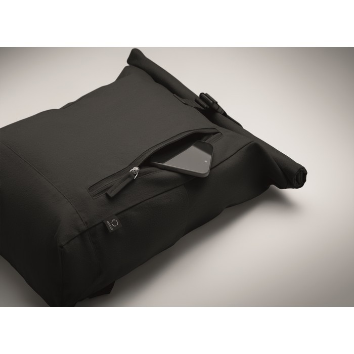 Mochila de cierre roll top de algodón reciclado con cremallera delante color negro vista fotografía cuarta vista Mochila de cierre roll top de algodón reciclado con cremallera delante color negro vista fotografía cuarta vista