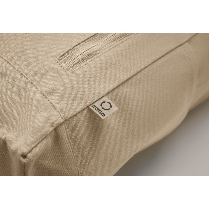 Mochila de cierre roll top de algodón reciclado con cremallera delante color beige vista fotografía quinta vista Mochila de cierre roll top de algodón reciclado con cremallera delante color beige vista fotografía quinta vista