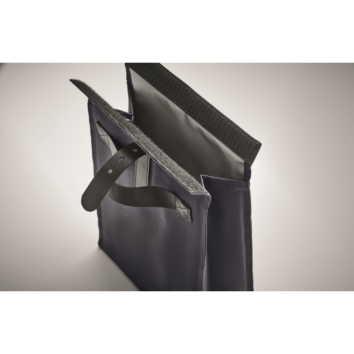 Bolsa nevera rolltop de poliéster con asa y cierre de cuero color azul marino vista fotografía sexta vista Bolsa nevera rolltop de poliéster con asa y cierre de cuero color azul marino vista fotografía sexta vista