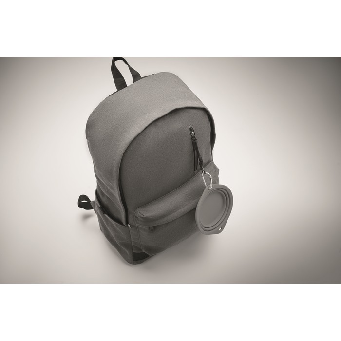 Plato para comer o beber plegable y con mosquetón para mascotas color gris oscuro vista fotografía cuarta vista Plato para comer o beber plegable y con mosquetón para mascotas color gris oscuro vista fotografía cuarta vista