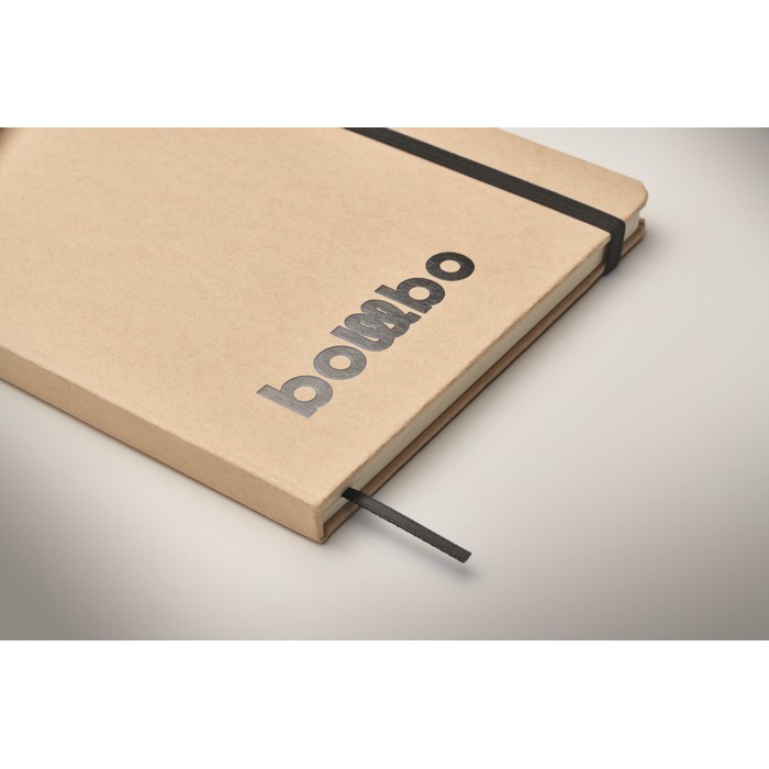 Libreta de cartón con banda y marca páginas a color hojas a rayas A5 color negro vista fotografía Libreta de cartón con banda y marca páginas a color hojas a rayas A5 color negro vista fotografía