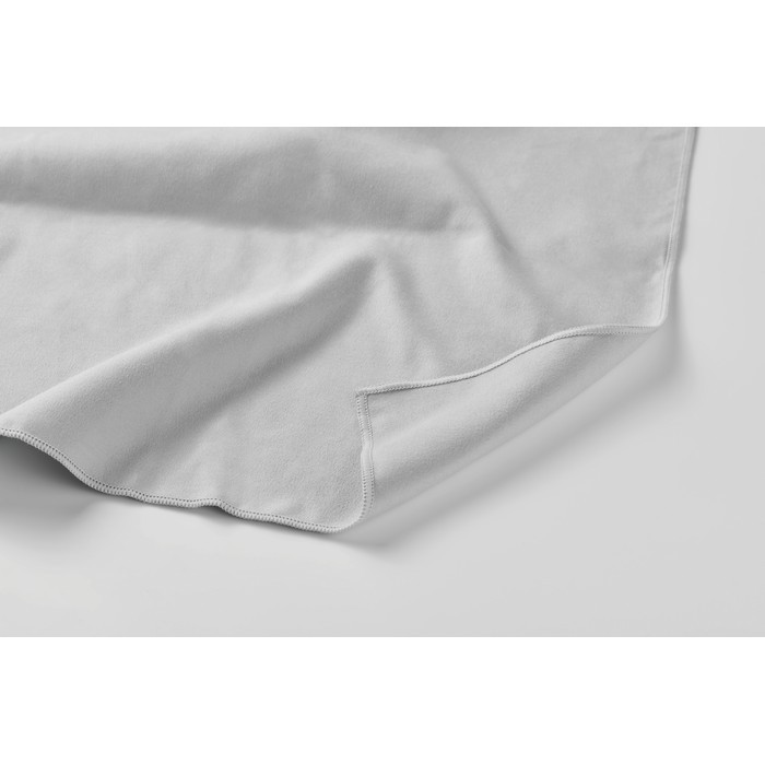 Toalla deportiva de microfibra con correa para cierre 200 g/m2 color gris vista fotografía quinta vista Toalla deportiva de microfibra con correa para cierre 200 g/m2 color gris vista fotografía quinta vista