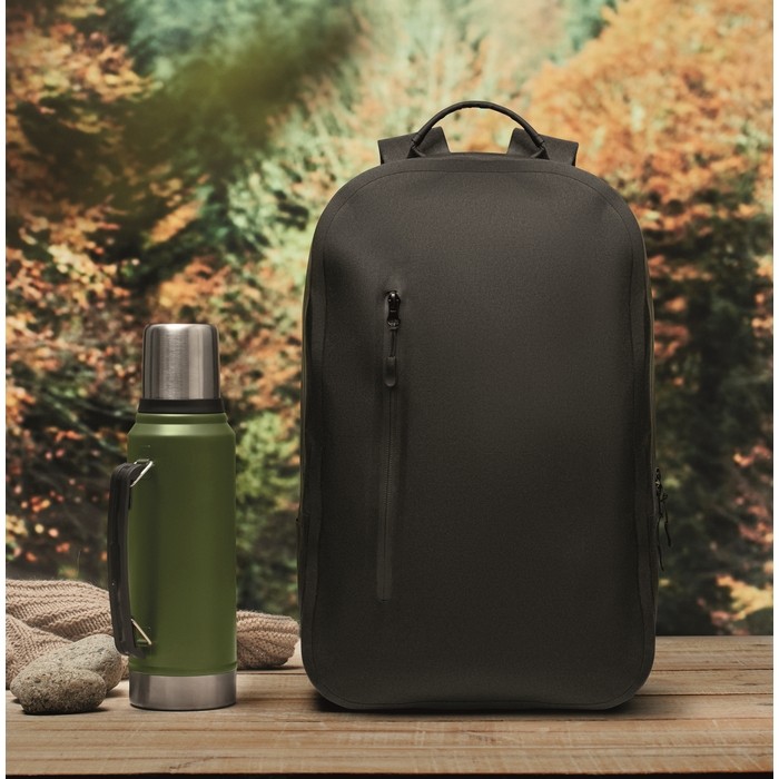 Mochila negra para portátil de RPET resistente al agua 16'' color negro vista bodegón