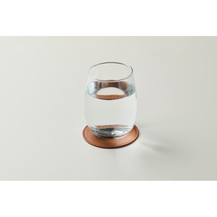 Posavasos redondo de cuero sintético para personalizar color marrón vista fotografía cuarta vista Posavasos redondo de cuero sintético para personalizar color marrón vista fotografía cuarta vista