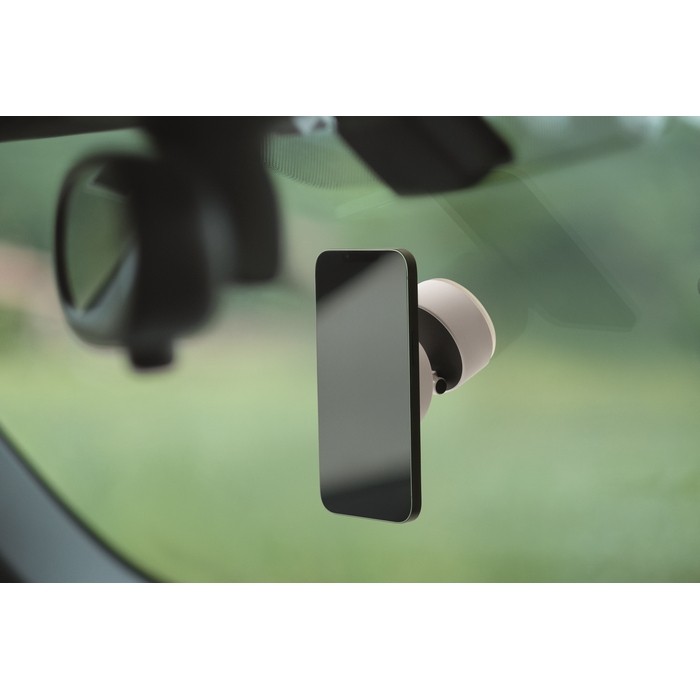 Soporte magnético para teléfono con posibilidad de carga color blanco vista bodegón Soporte magnético para teléfono con posibilidad de carga color blanco vista bodegón