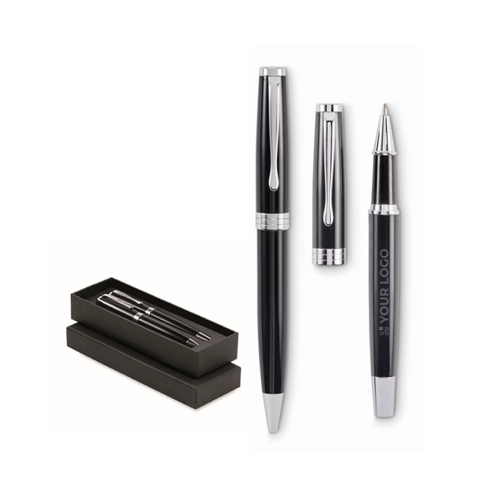 Set de bolígrafo tinta azul y roller tinta negra en estuche color negro vista de impresión Set de bolígrafo tinta azul y roller tinta negra en estuche color negro vista de impresión