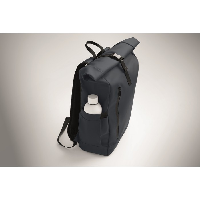 Mochila de cierre roll-top para portátil con correa para trolley 15'' color azul vista fotografía octava vista Mochila de cierre roll-top para portátil con correa para trolley 15'' color azul vista fotografía octava vista